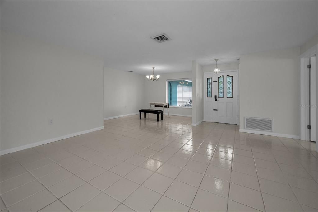 出租: $3,595 (3 贝兹, 2 浴室, 1344 平方英尺)