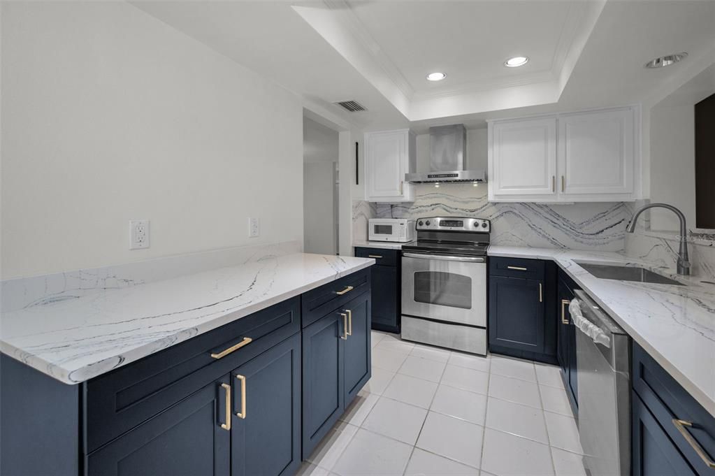 出租: $3,595 (3 贝兹, 2 浴室, 1344 平方英尺)