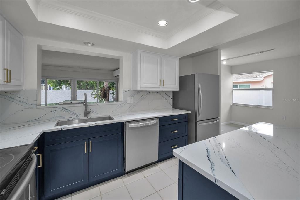 出租: $3,595 (3 贝兹, 2 浴室, 1344 平方英尺)