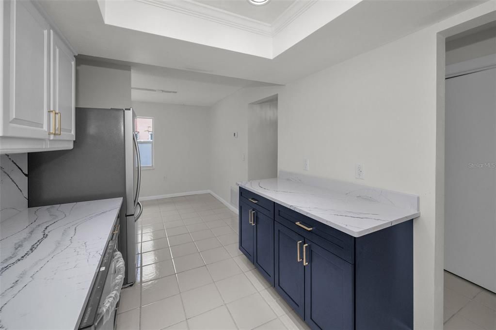 出租: $3,595 (3 贝兹, 2 浴室, 1344 平方英尺)