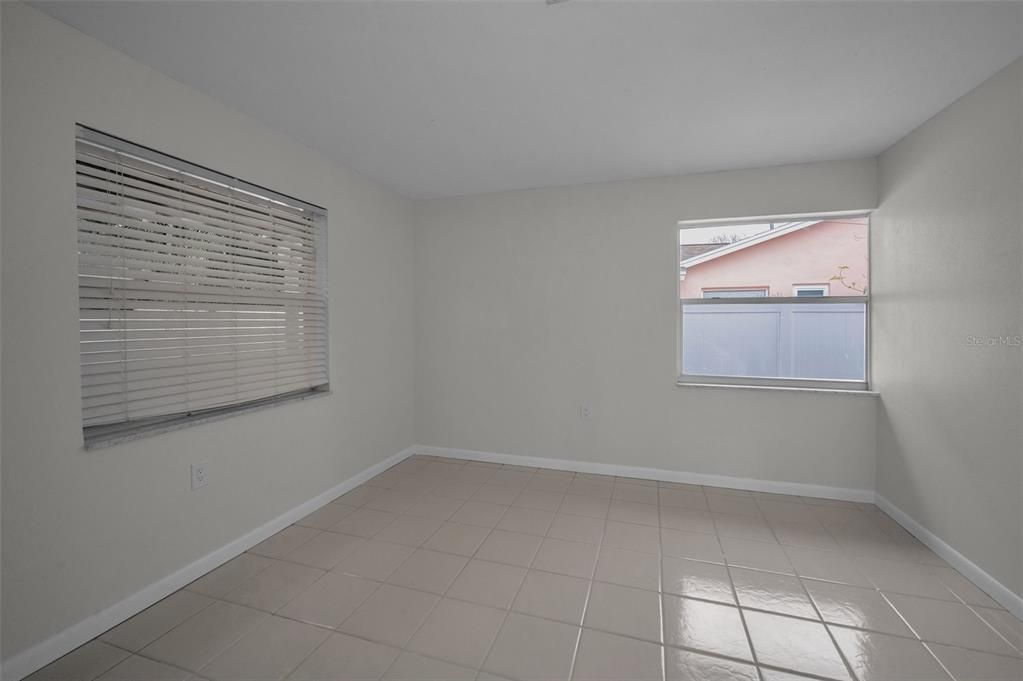 出租: $3,595 (3 贝兹, 2 浴室, 1344 平方英尺)