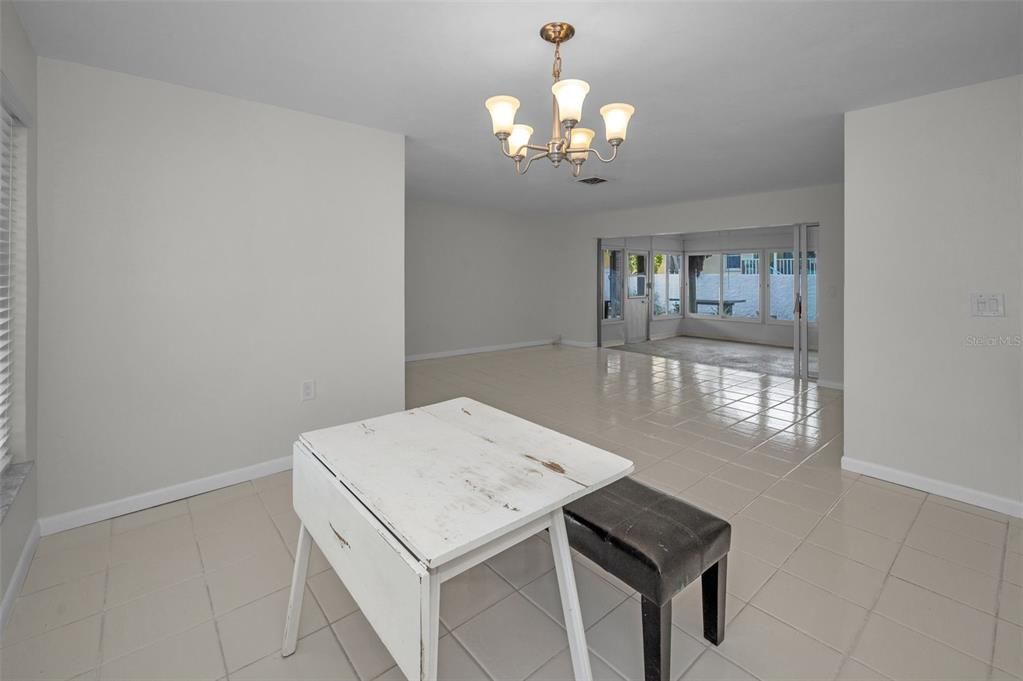 出租: $3,595 (3 贝兹, 2 浴室, 1344 平方英尺)