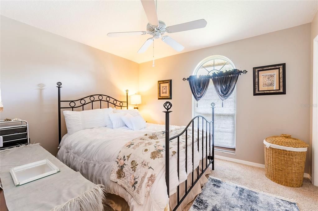 Active With Contract: $425,000 (4 beds, 2 baths, 1871 Square Feet)