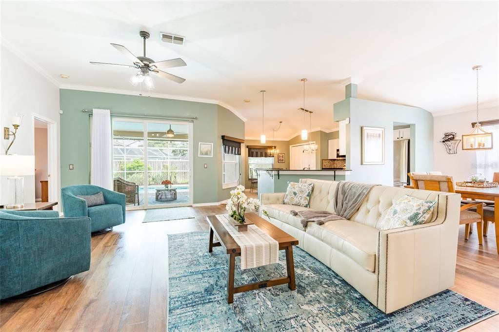 Active With Contract: $425,000 (4 beds, 2 baths, 1871 Square Feet)