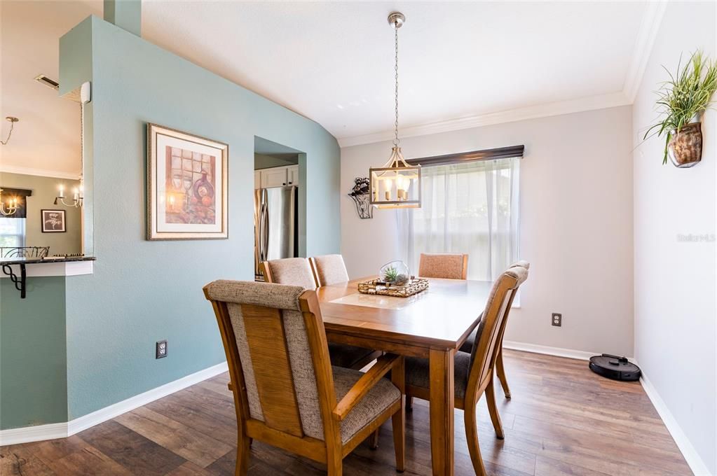 Active With Contract: $425,000 (4 beds, 2 baths, 1871 Square Feet)