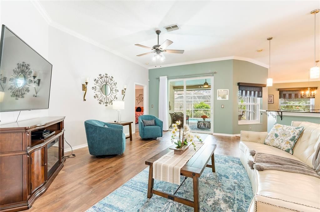 Active With Contract: $425,000 (4 beds, 2 baths, 1871 Square Feet)