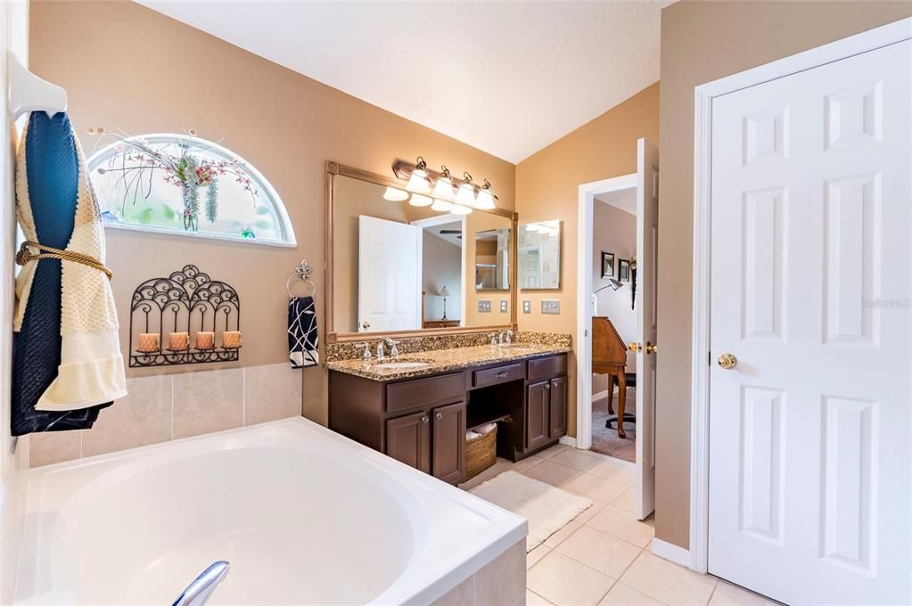 Active With Contract: $425,000 (4 beds, 2 baths, 1871 Square Feet)