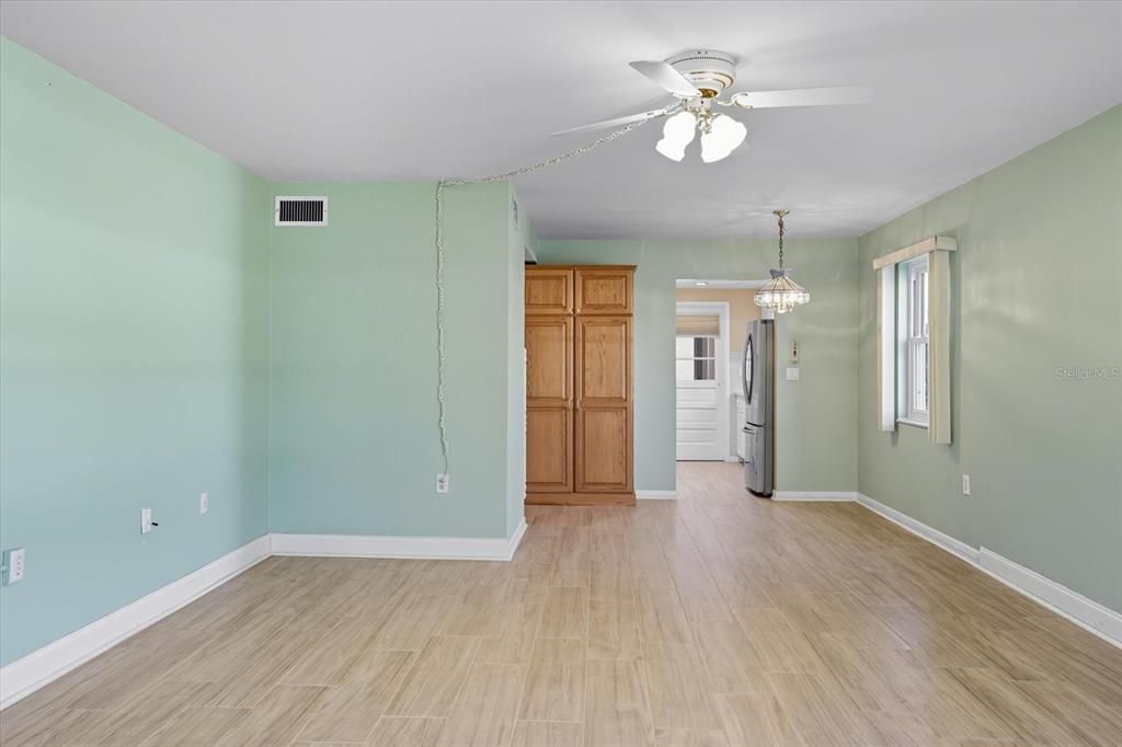 Activo con contrato: $106,000 (2 camas, 1 baños, 950 Pies cuadrados)