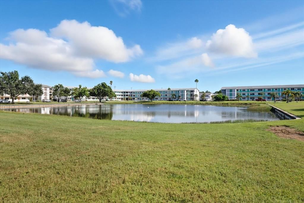 Activo con contrato: $106,000 (2 camas, 1 baños, 950 Pies cuadrados)