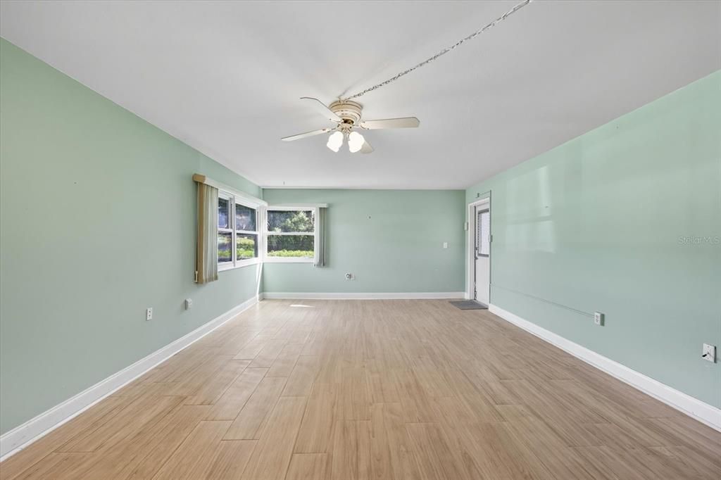 Activo con contrato: $106,000 (2 camas, 1 baños, 950 Pies cuadrados)