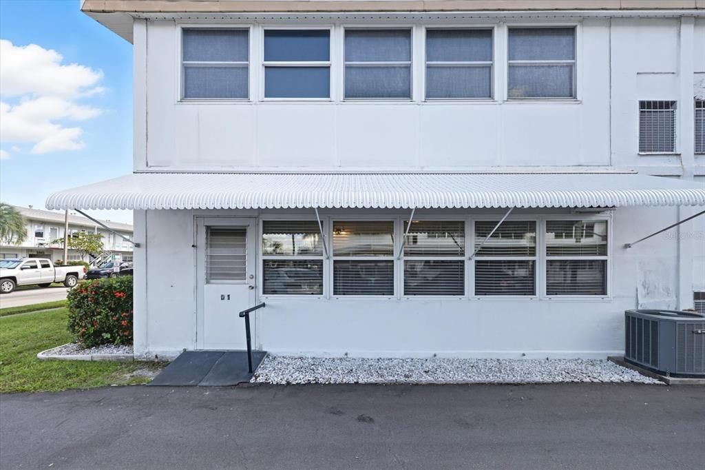 Activo con contrato: $106,000 (2 camas, 1 baños, 950 Pies cuadrados)