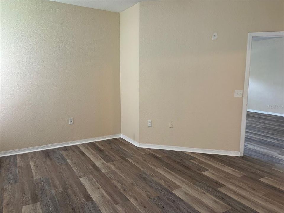 Active With Contract: $1,600 (2 beds, 2 baths, 1111 Square Feet)