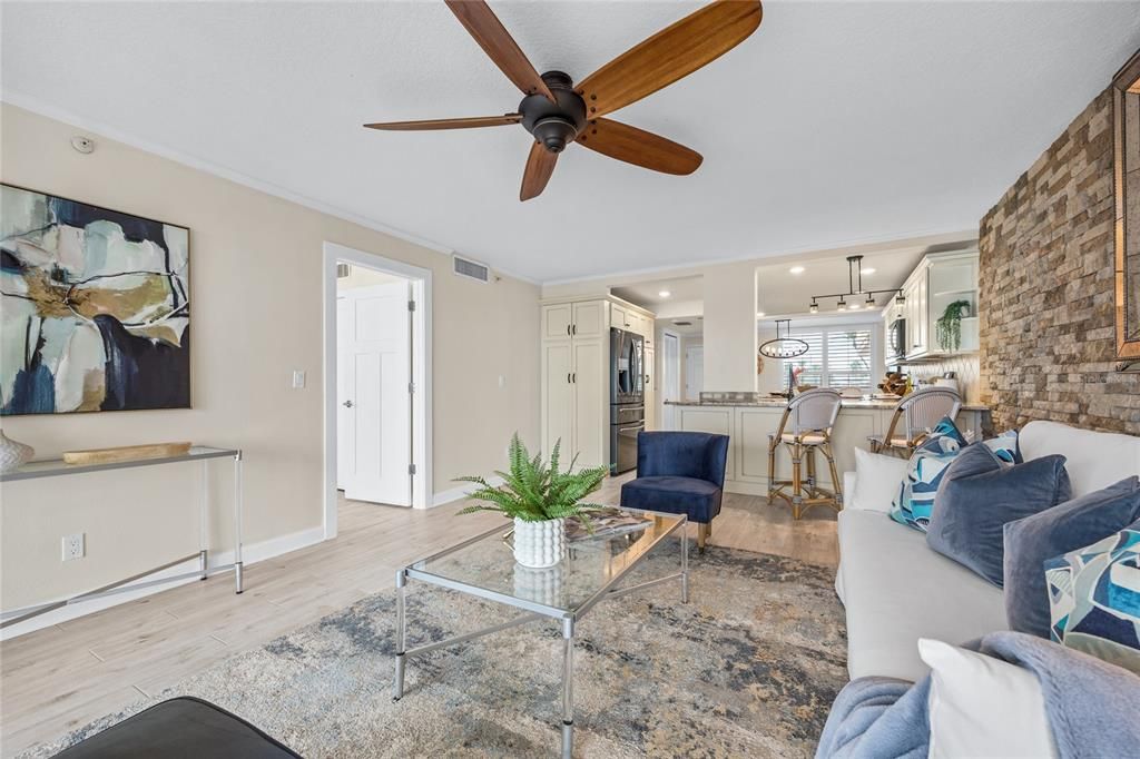 待售: $749,000 (2 贝兹, 2 浴室, 1165 平方英尺)