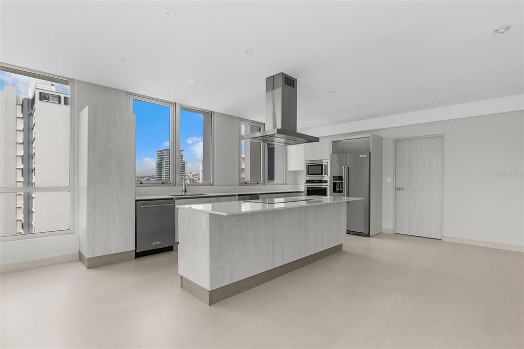 待售: $1,325,000 (2 贝兹, 2 浴室, 1616 平方英尺)