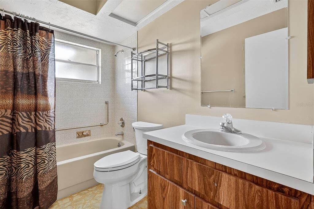For Sale: $229,900 (2 beds, 2 baths, 1430 Square Feet)