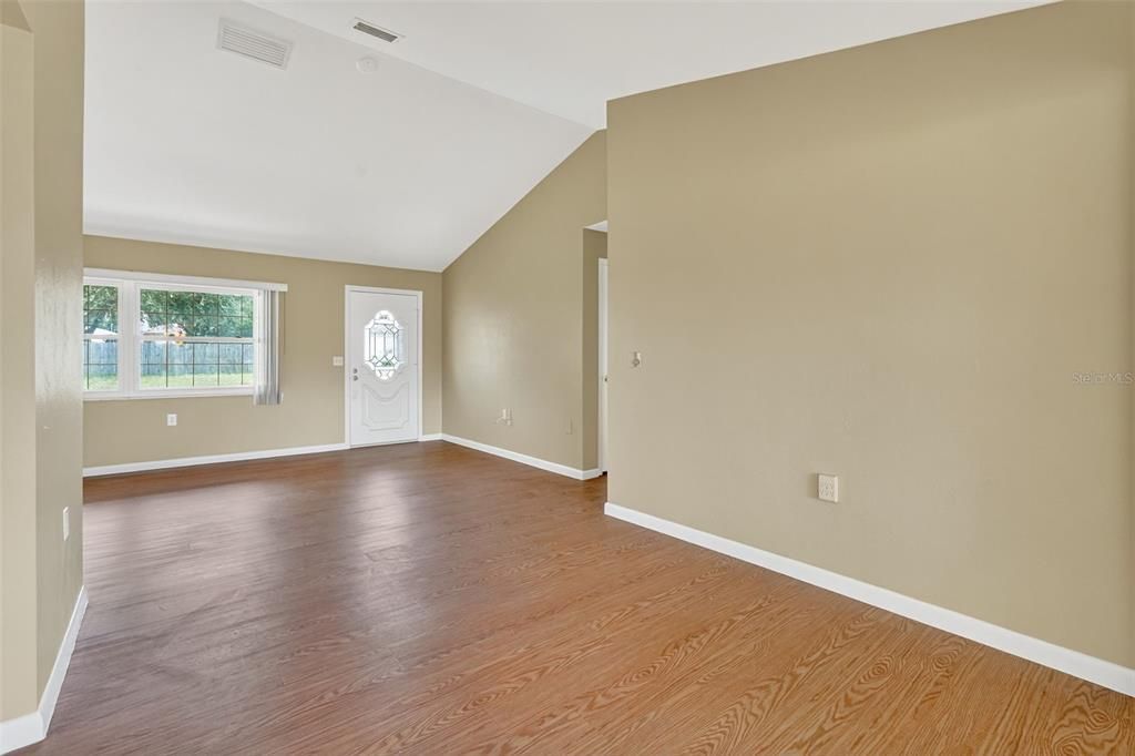 For Sale: $229,900 (2 beds, 2 baths, 1430 Square Feet)