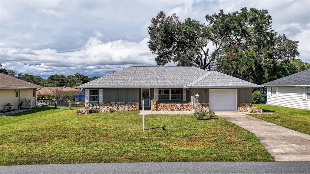 For Sale: $229,900 (2 beds, 2 baths, 1430 Square Feet)