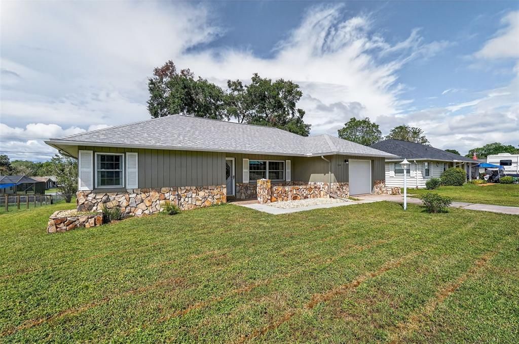 For Sale: $229,900 (2 beds, 2 baths, 1430 Square Feet)