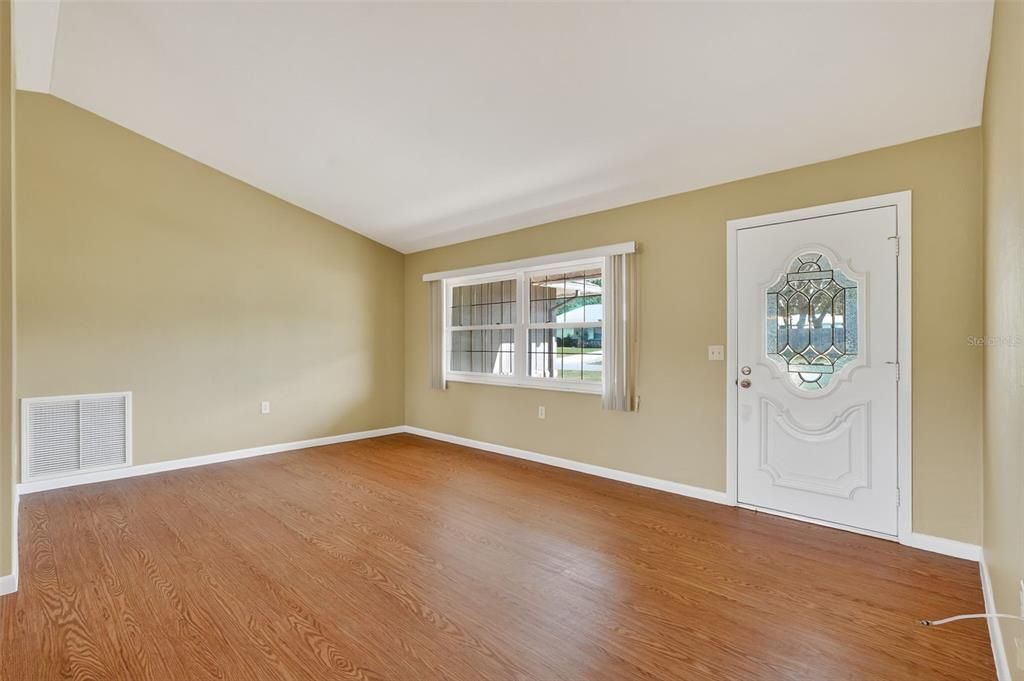 For Sale: $229,900 (2 beds, 2 baths, 1430 Square Feet)