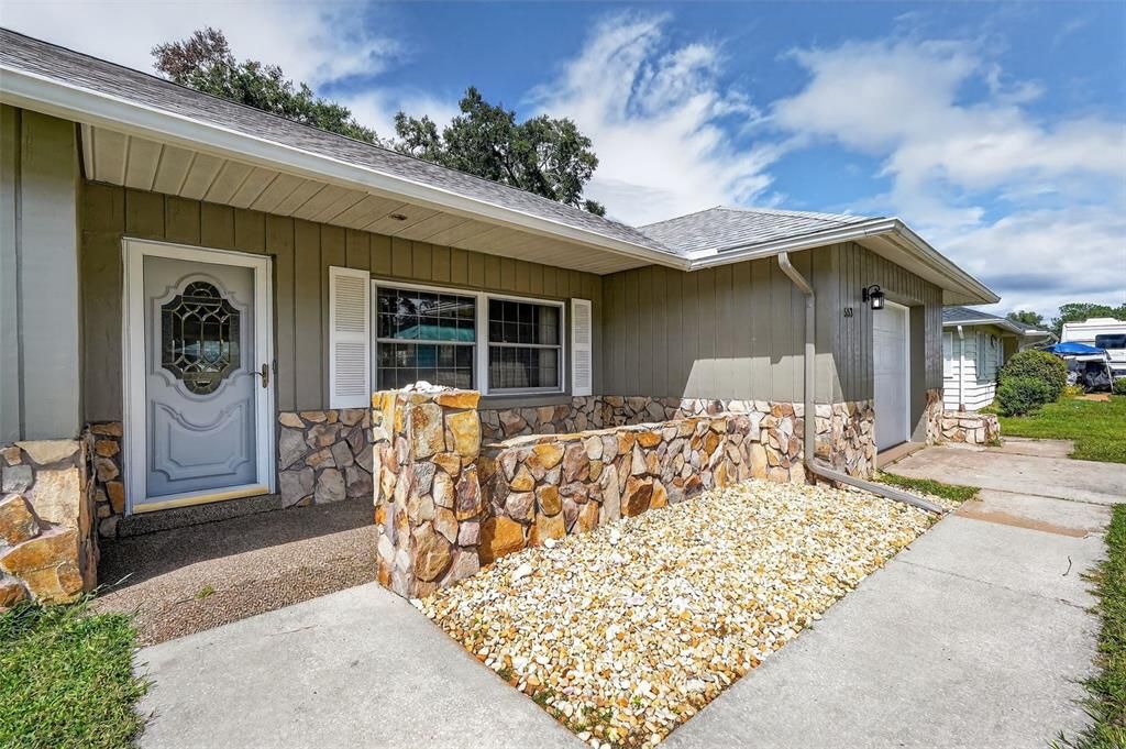 For Sale: $229,900 (2 beds, 2 baths, 1430 Square Feet)