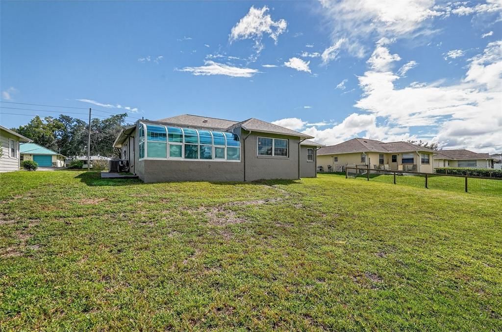 For Sale: $229,900 (2 beds, 2 baths, 1430 Square Feet)