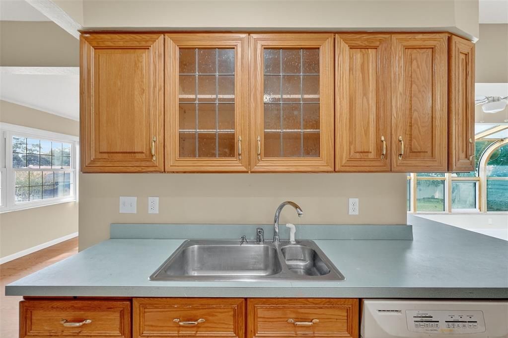 For Sale: $229,900 (2 beds, 2 baths, 1430 Square Feet)