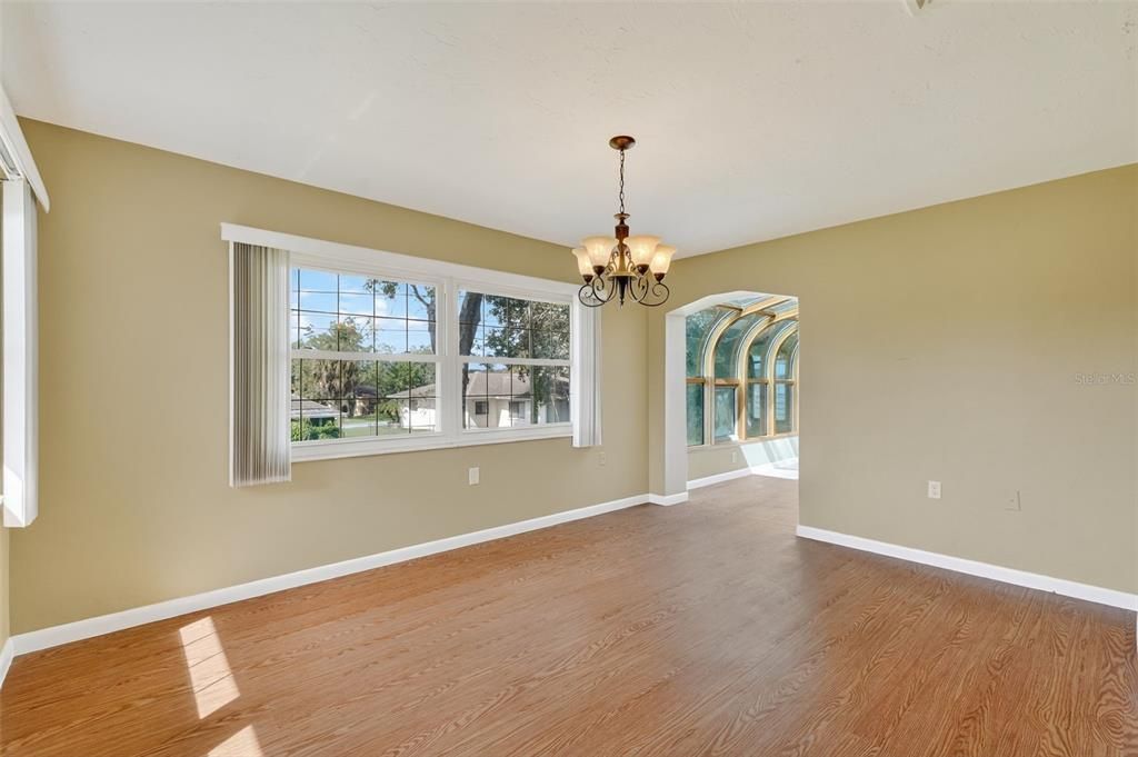 For Sale: $229,900 (2 beds, 2 baths, 1430 Square Feet)