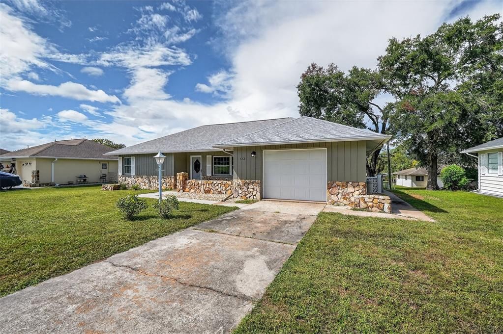 For Sale: $229,900 (2 beds, 2 baths, 1430 Square Feet)