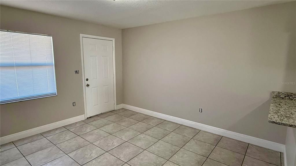 For Rent: $999 (1 beds, 1 baths, 625 Square Feet)