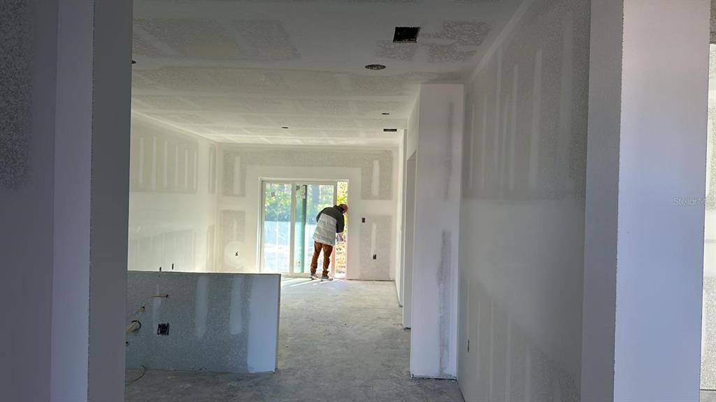 For Sale: $342,900 (6 beds, 0 baths, 2324 Square Feet)