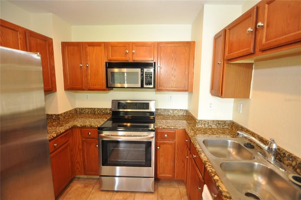 В аренду: $1,550 (2 спален, 2 ванн, 1035 Квадратных фут)