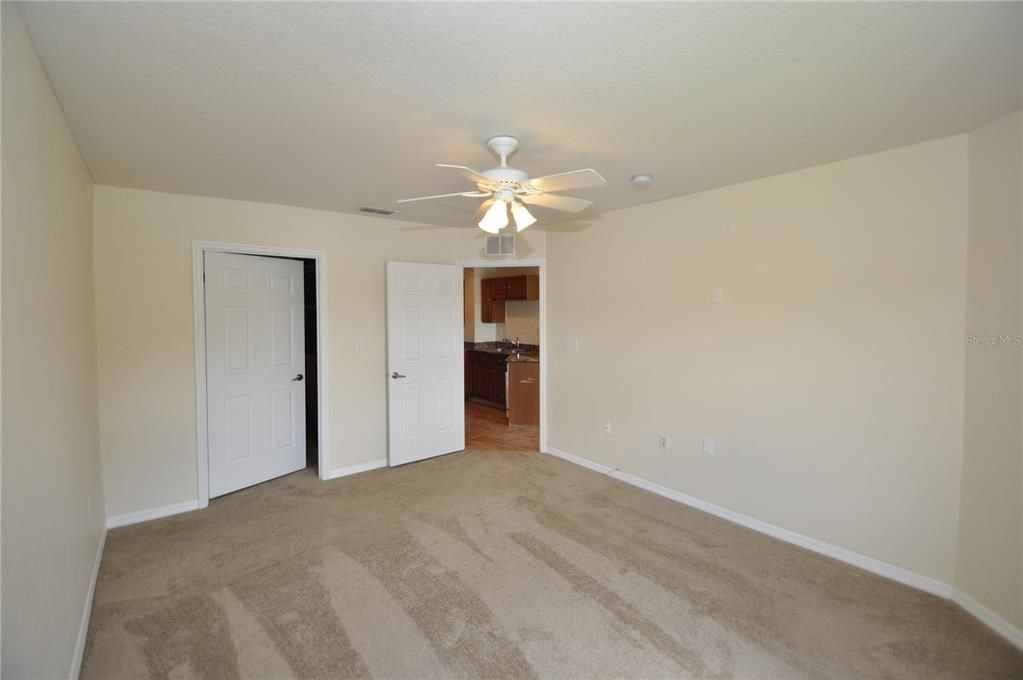 В аренду: $1,550 (2 спален, 2 ванн, 1035 Квадратных фут)