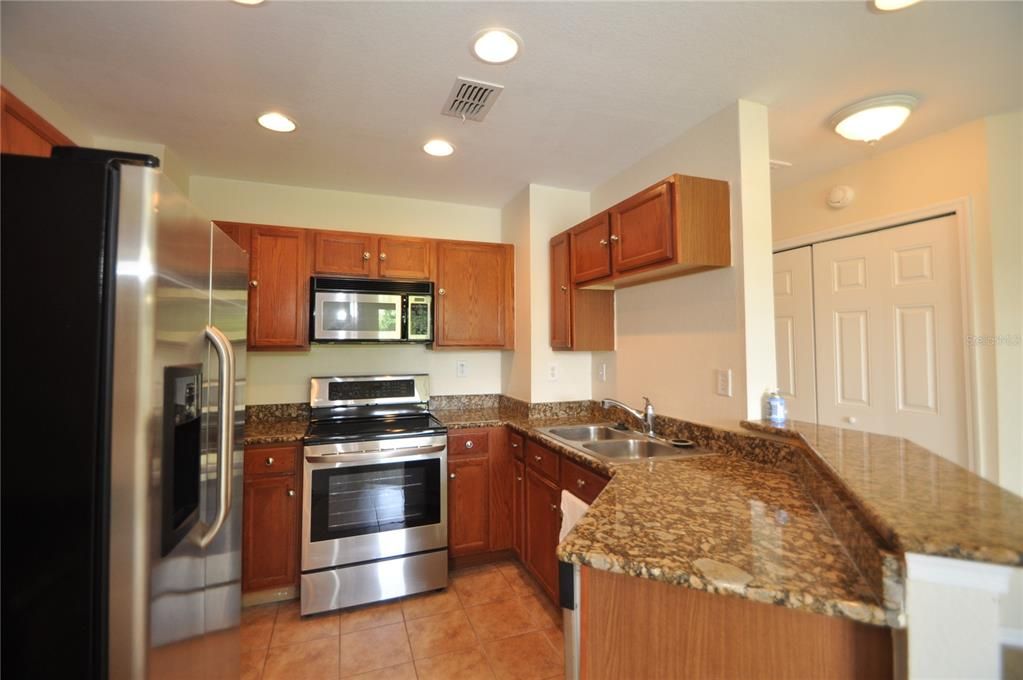 В аренду: $1,550 (2 спален, 2 ванн, 1035 Квадратных фут)