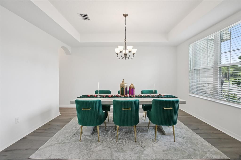 For Sale: $1,125,000 (6 beds, 5 baths, 5506 Square Feet)