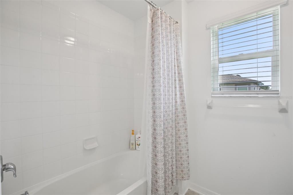 For Sale: $1,125,000 (6 beds, 5 baths, 5506 Square Feet)