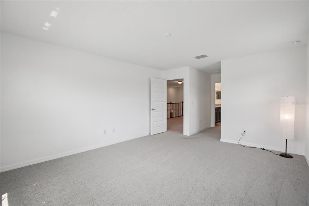 For Sale: $1,125,000 (6 beds, 5 baths, 5506 Square Feet)