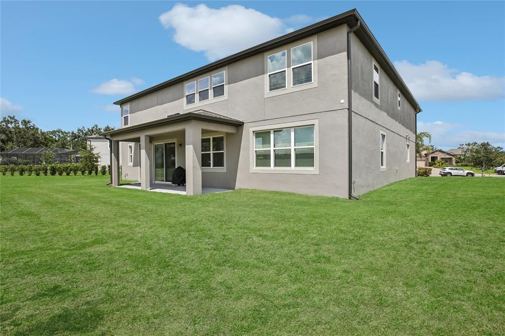 For Sale: $1,125,000 (6 beds, 5 baths, 5506 Square Feet)