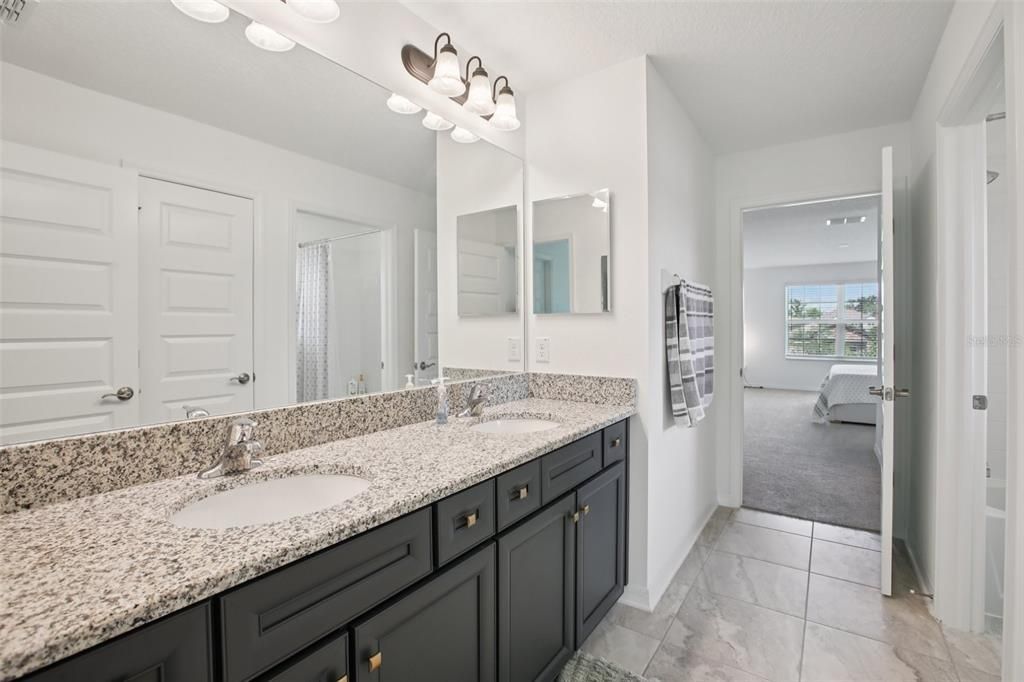 For Sale: $1,125,000 (6 beds, 5 baths, 5506 Square Feet)