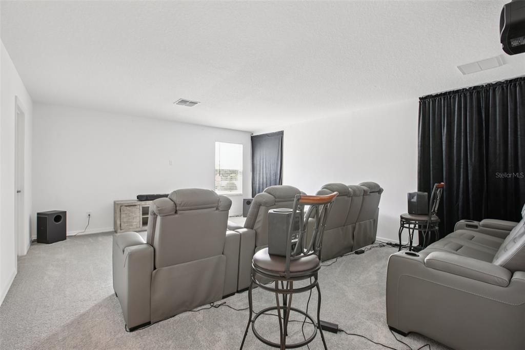 For Sale: $1,125,000 (6 beds, 5 baths, 5506 Square Feet)