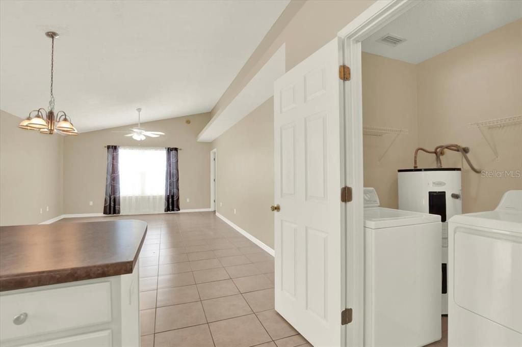 待售: $319,000 (3 贝兹, 2 浴室, 1348 平方英尺)