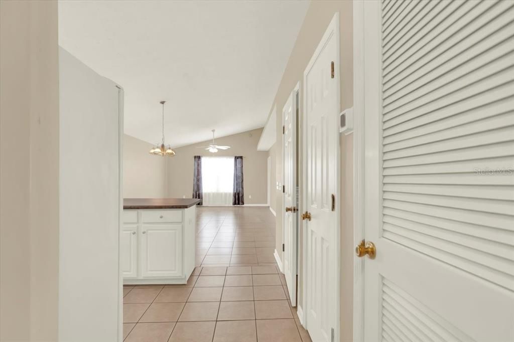 待售: $319,000 (3 贝兹, 2 浴室, 1348 平方英尺)