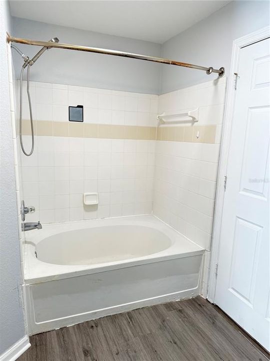 待售: $215,000 (2 贝兹, 2 浴室, 1397 平方英尺)