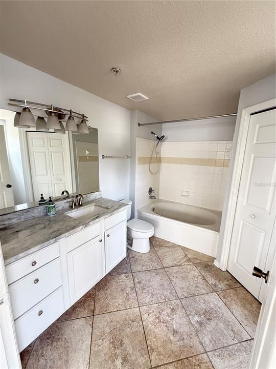 待售: $215,000 (2 贝兹, 2 浴室, 1397 平方英尺)