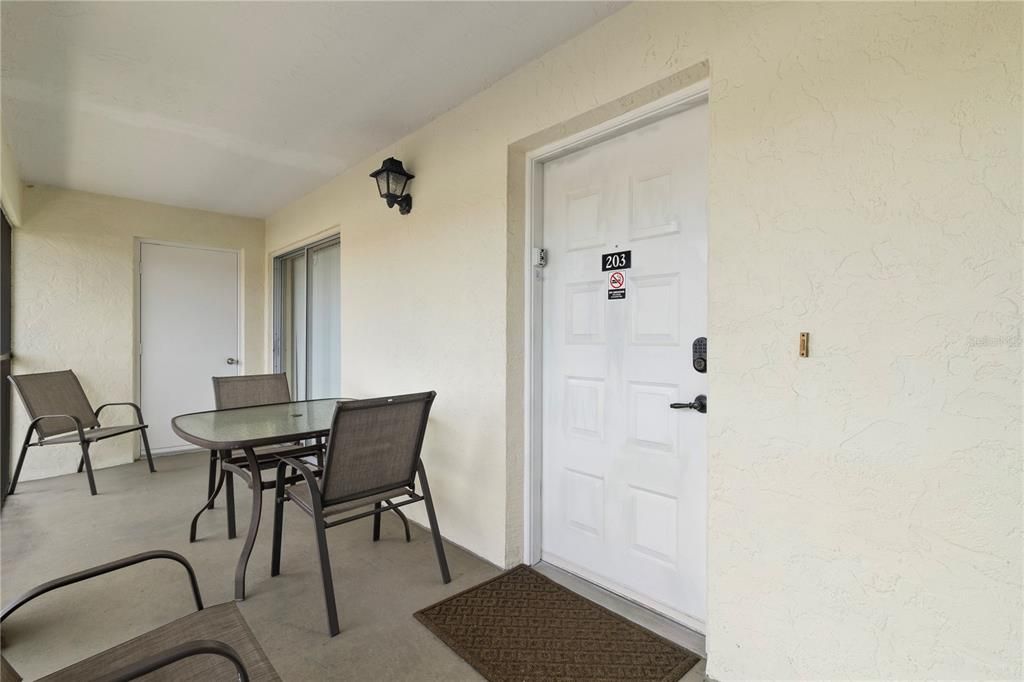 For Rent: $3,900 (2 beds, 2 baths, 1056 Square Feet)