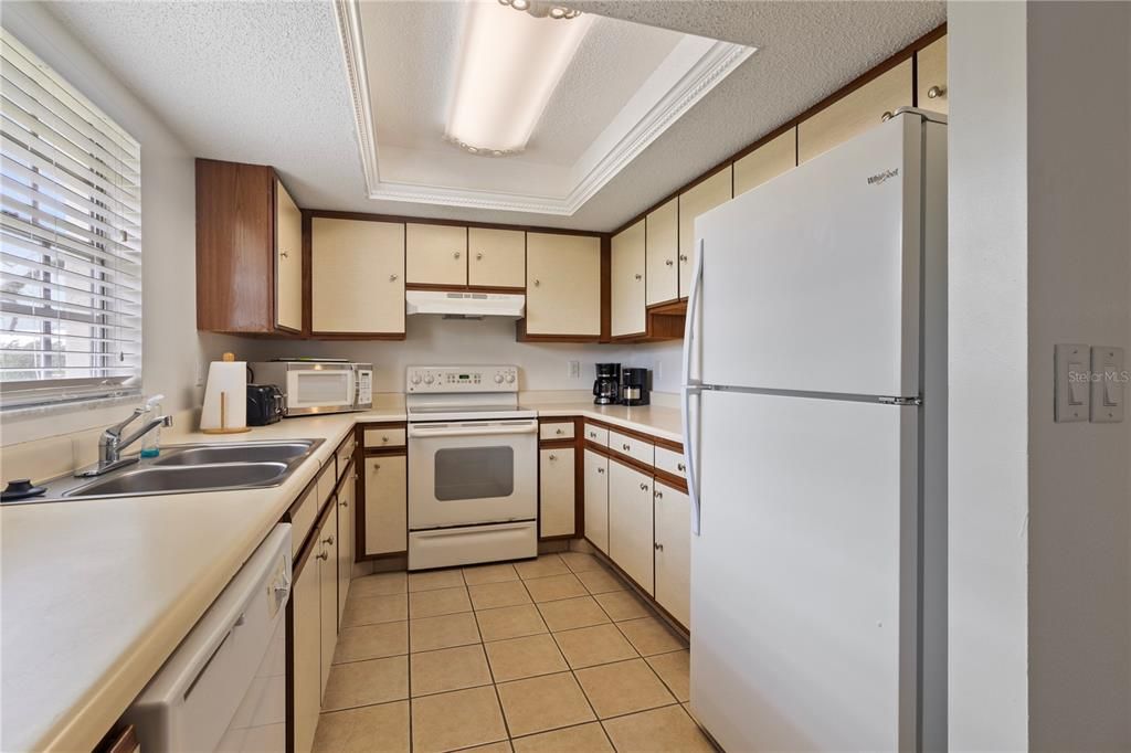 For Rent: $3,900 (2 beds, 2 baths, 1056 Square Feet)