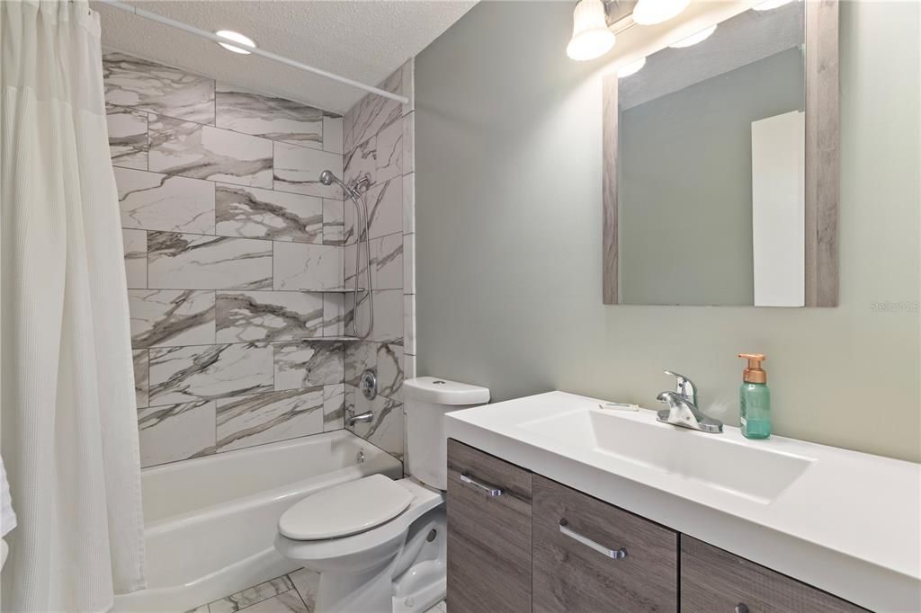 For Rent: $3,900 (2 beds, 2 baths, 1056 Square Feet)