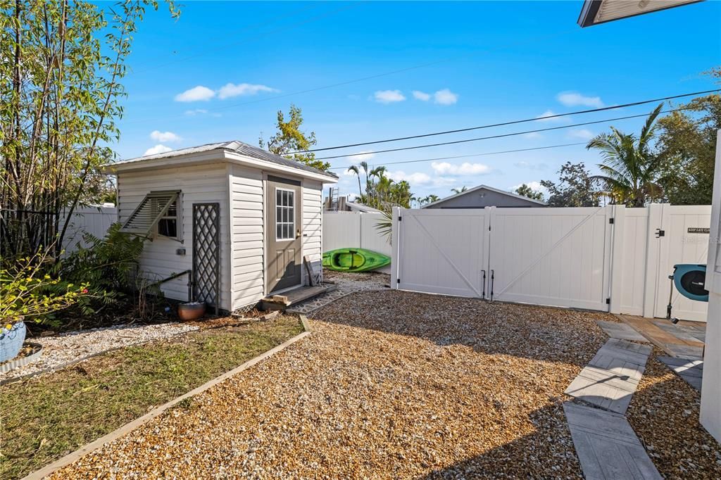 Active With Contract: $439,000 (3 beds, 3 baths, 1768 Square Feet)