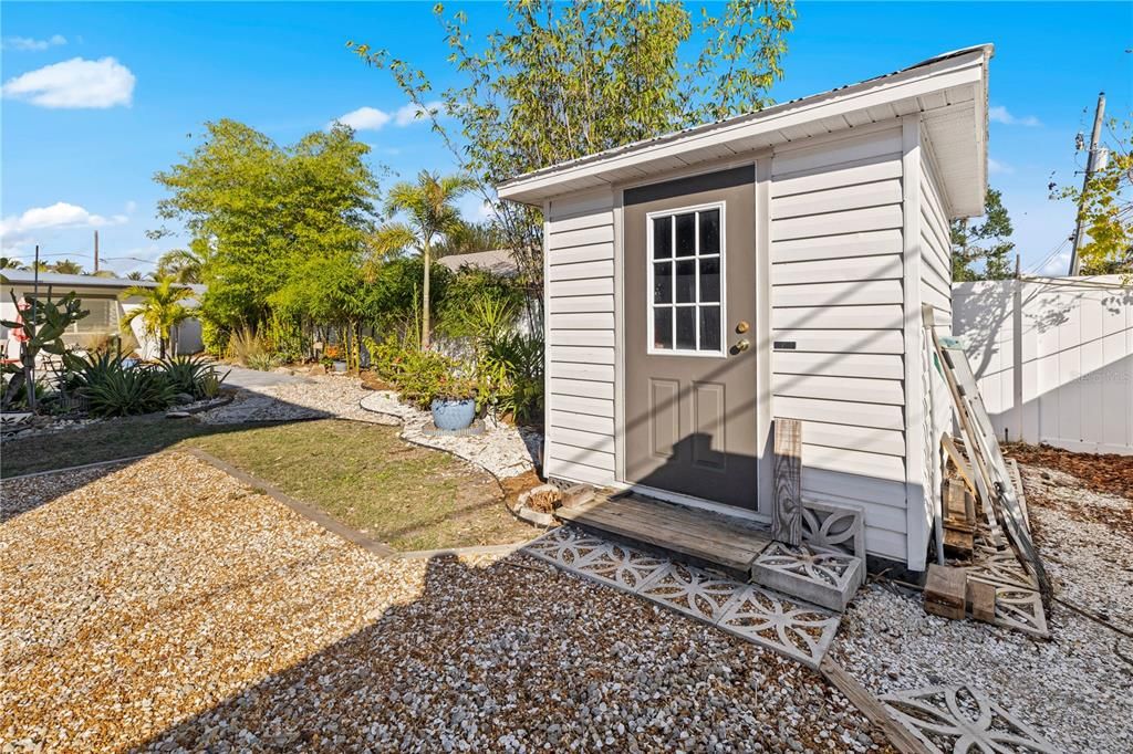 Active With Contract: $439,000 (3 beds, 3 baths, 1768 Square Feet)