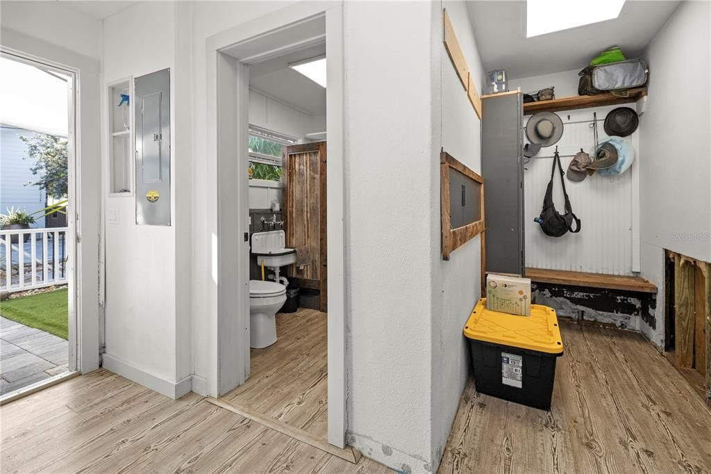 Active With Contract: $439,000 (3 beds, 3 baths, 1768 Square Feet)