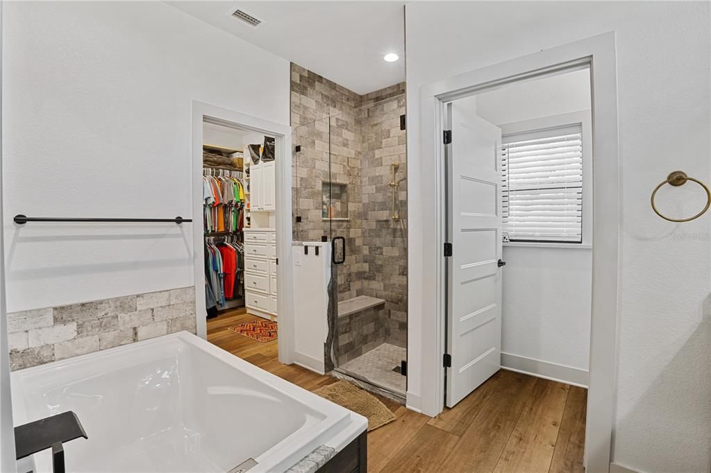 Active With Contract: $439,000 (3 beds, 3 baths, 1768 Square Feet)